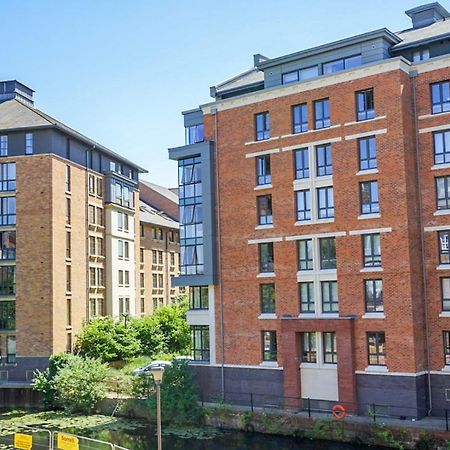 48 Cocoa Suites Йорк Экстерьер фото
